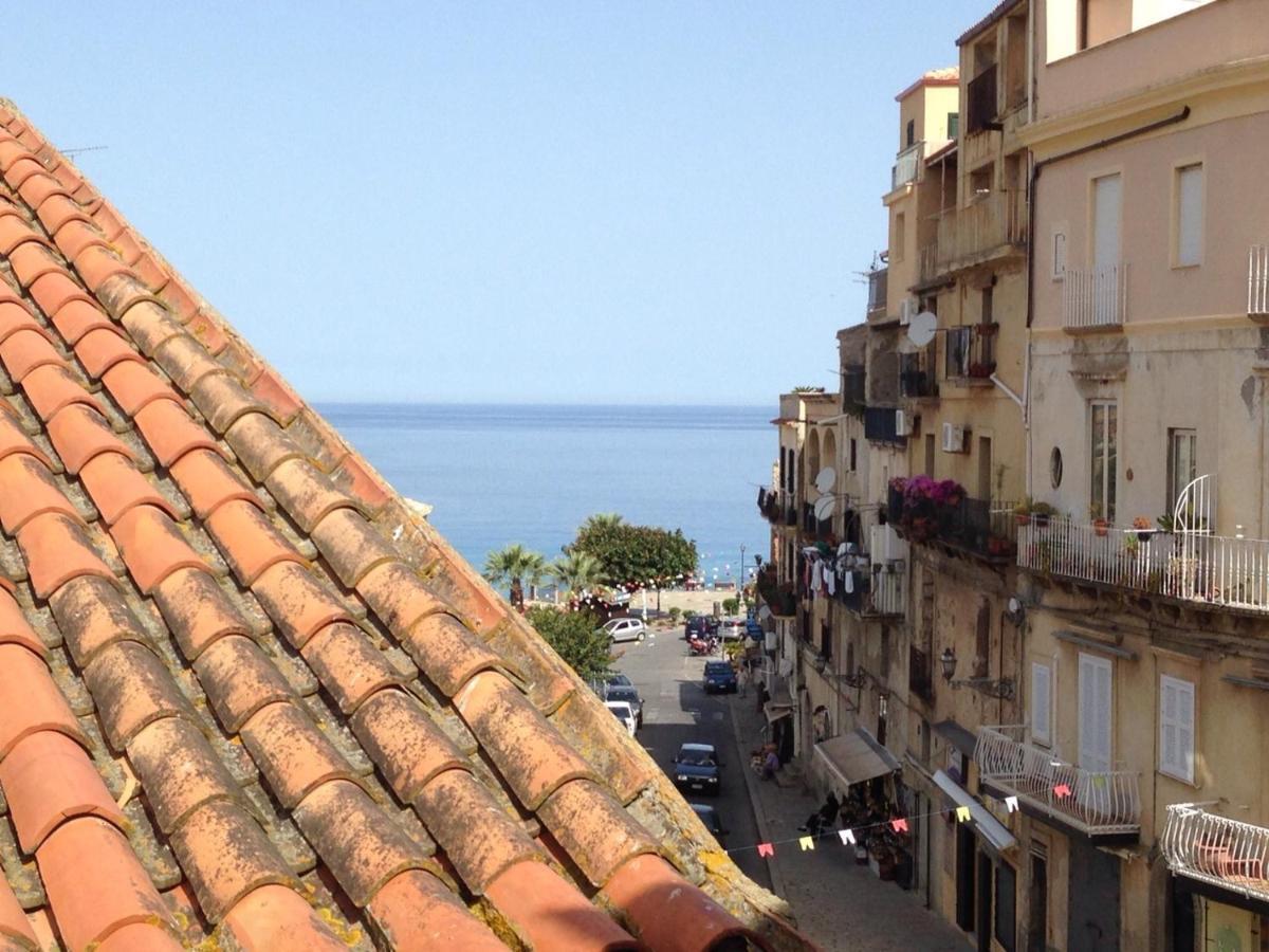La "Casetta Rossa Del Borgo" Tropea Bagian luar foto